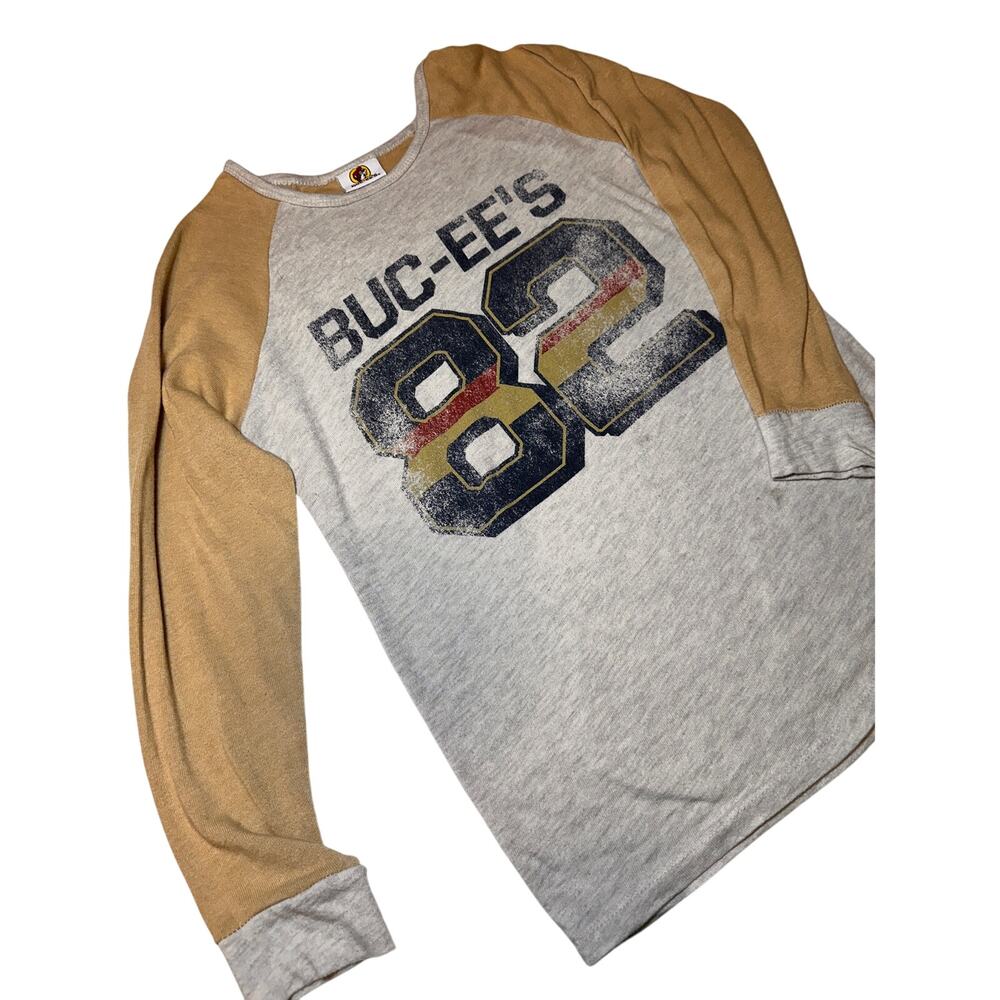 Buc-ee’s  82 Baseball Jersey Raglan Tee Small Gray Bucees Tan Graphic